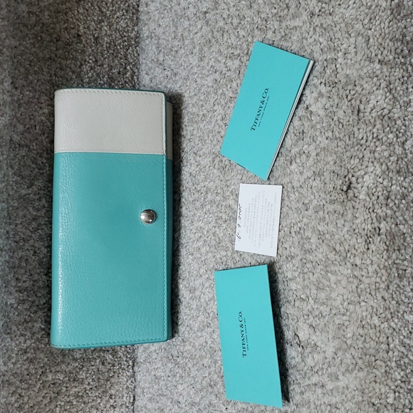 Elegant Teal and White Tiffany And Co Women\'s Wallet Authentic